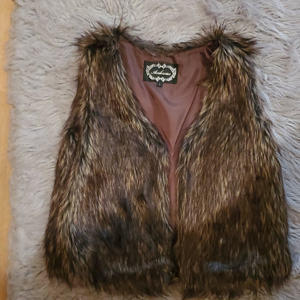 Fur vest